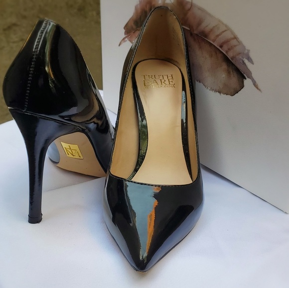 SOLD-Truth or Dare by Madona sexy heels: Size 6M - Picture 4 of 7